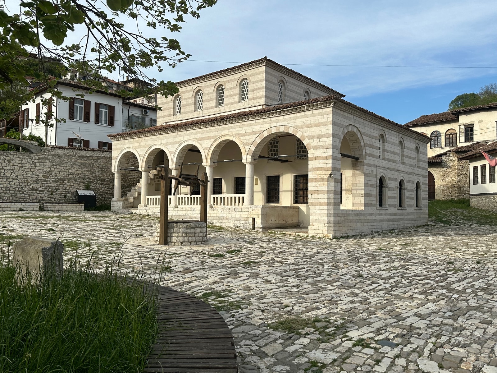 Halveti Tekke, Berat